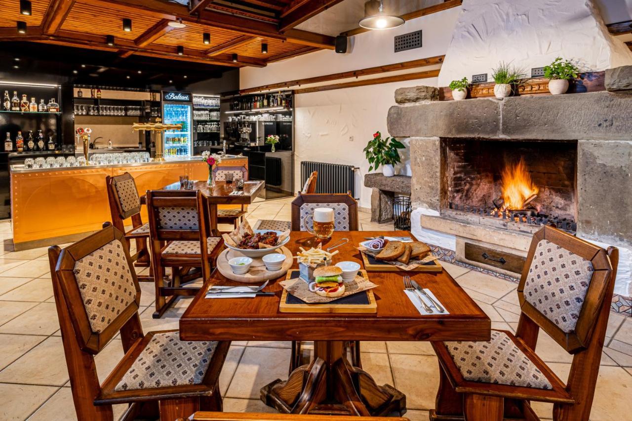 Hotel Baltaci Stary Zamek Napajedla 外观 照片