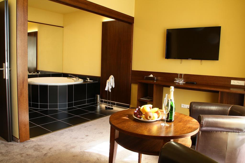 Hotel Baltaci Stary Zamek Napajedla 外观 照片