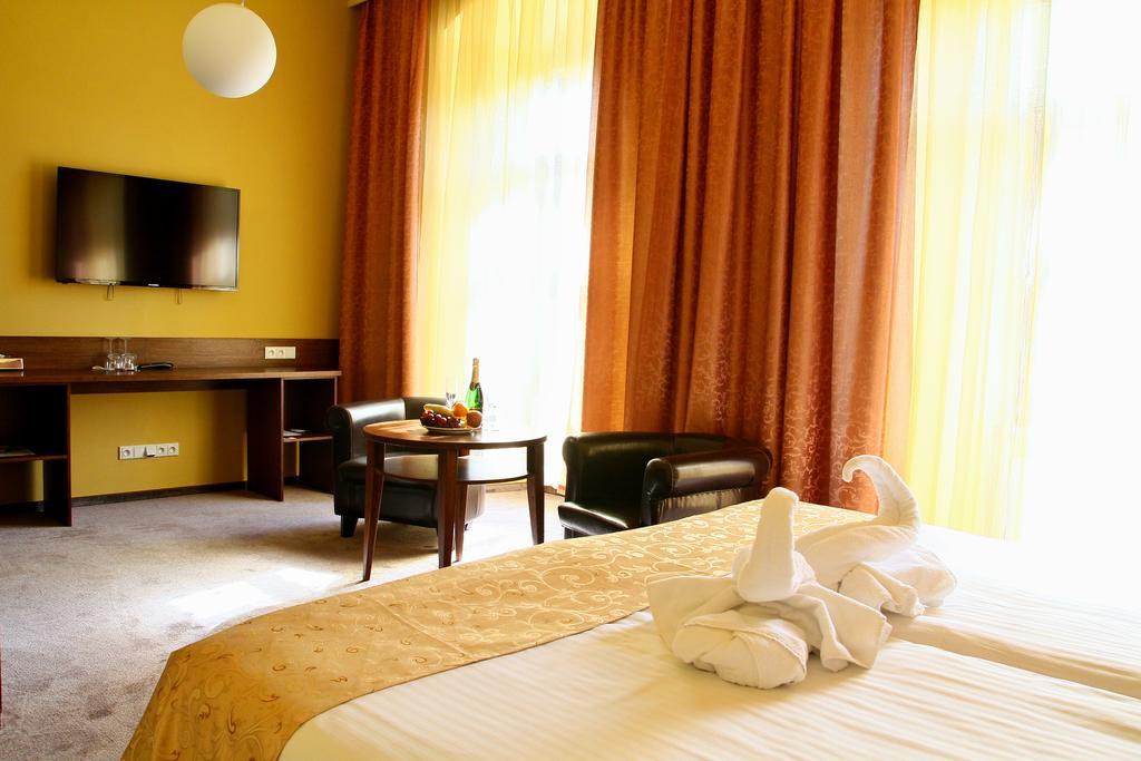 Hotel Baltaci Stary Zamek Napajedla 外观 照片
